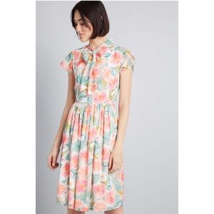ModCloth Floral Pastel Midi Work Dress V-Neck Neck Tie Size M